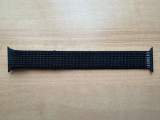 Apple Watch X Nike 42mm. Black/Pure Platinum Loop