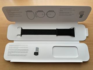 Apple Watch X Nike 42mm. Black/Pure Platinum Loop