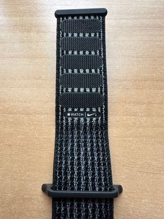 Apple Watch X Nike 42mm. Black/Pure Platinum Loop