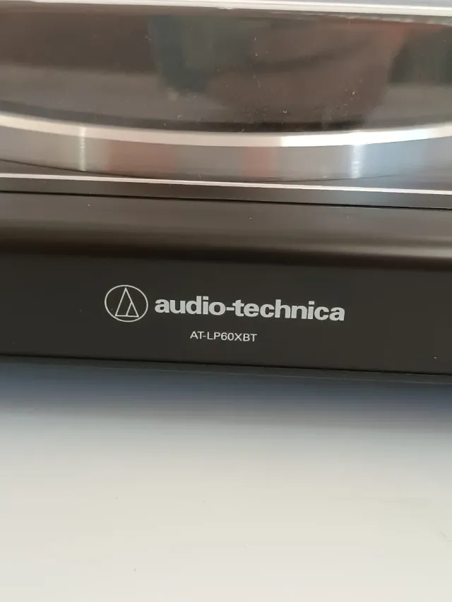 Tocadiscos Audio-Technica LP60XBT W16Y4140