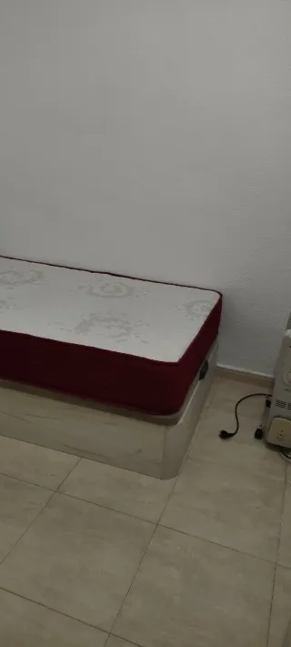 Habitación en alquiler solo chicas personas sola