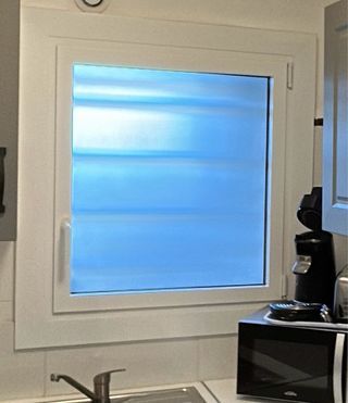 Ventana aluminio abatible