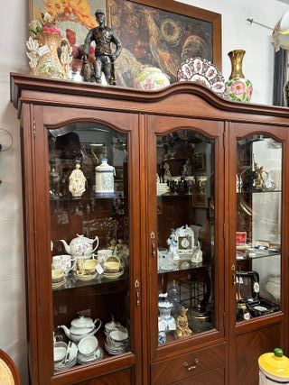 Vitrina 3 puertas madera y cristal