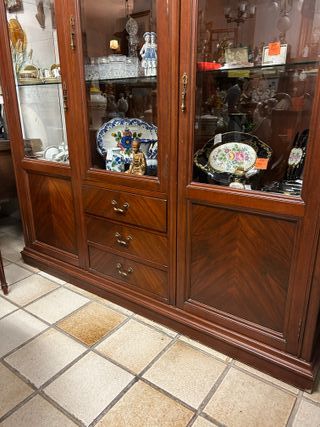 Vitrina 3 puertas madera y cristal