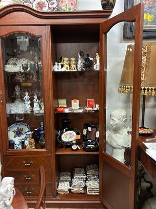 Vitrina 3 puertas madera y cristal