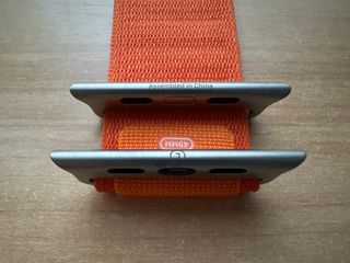 Apple Watch ULTRA 49mm. Orange Alpine Loop L