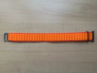 Apple Watch ULTRA 49mm. Orange Alpine Loop L