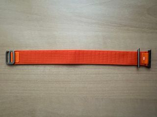 Apple Watch ULTRA 49mm. Orange Alpine Loop L