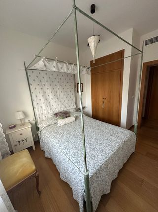 Urge por mudanza cama con dosel italiana forja