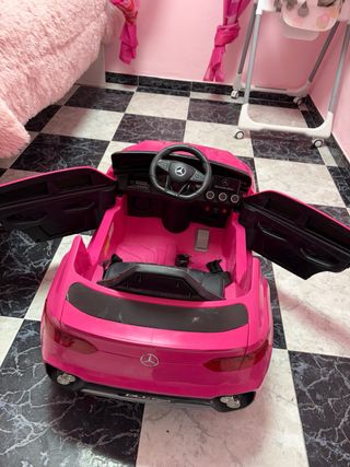 Coche eléctrico infantil rosa Mercedes