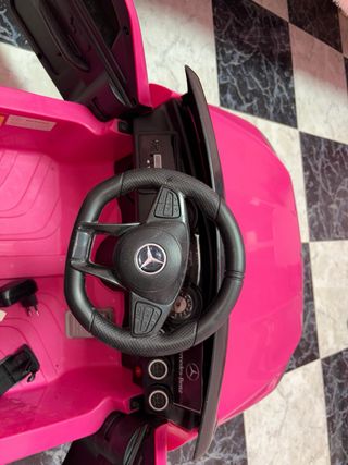 Coche eléctrico infantil rosa Mercedes