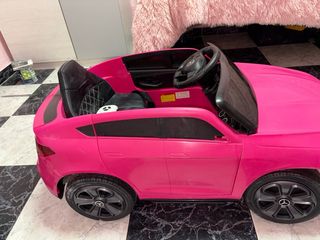 Coche eléctrico infantil rosa Mercedes