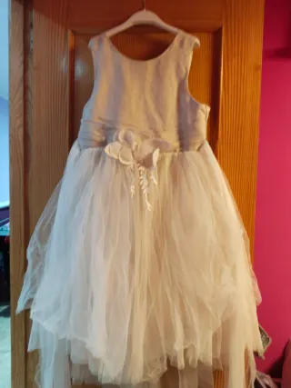 Vestido de fiesta niña beige