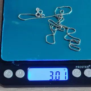 Cadena plata y mariposa colgante