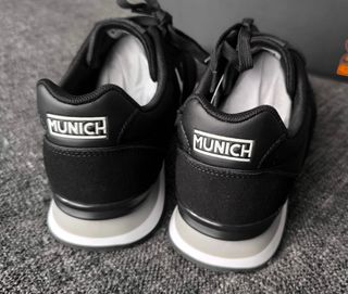 Zapatillas hombre Munich talla 42 (A ESTRENAR)