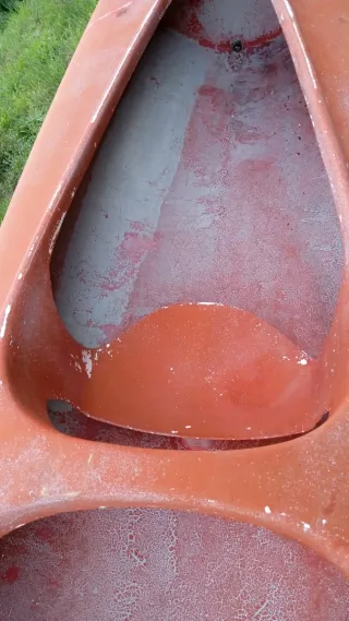 Kayak naranja con remolque