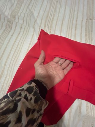 Pantalón de vestir rojo ancho