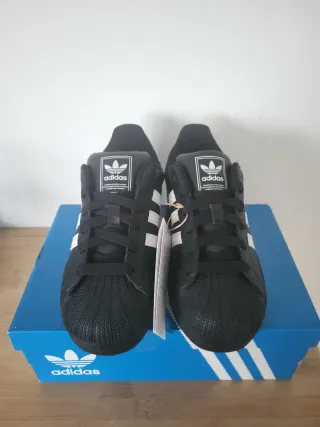Adidas Superstar
