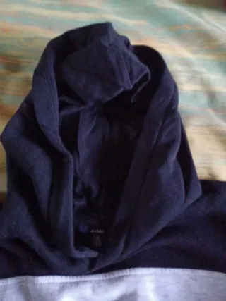 Sudadera gris y negra talla XS