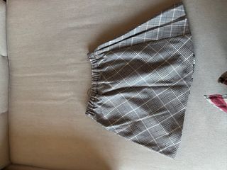 Falda corta Zara cuadros gris y blanco