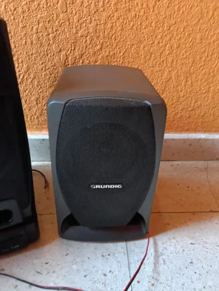 3 altavoces AIWA y GRUNDIG y Philips