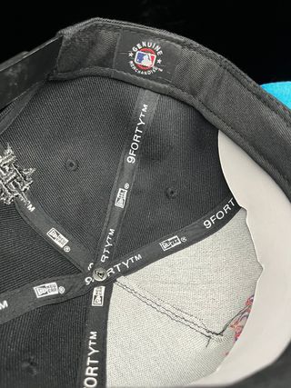 Gorra New Era Houston Negra con Logo H Llamas Fueg