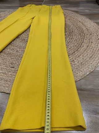 Pantalón vestir amarillo flare