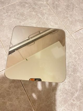 Espositore nero cilindrico