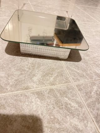 Espositore nero cilindrico