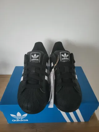Adidas Superstar