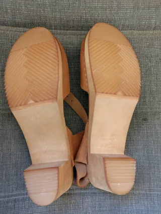 Sandalias/Zuecos Camel Talla 42