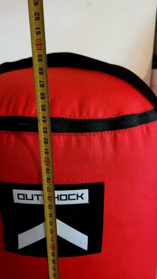 Saco de boxeo Outshock color rojo