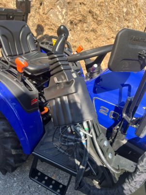 TRACTOR NUEVO 30CV MITSUBISHI + PALA por 11.900 €