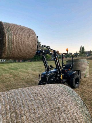 TRACTOR NUEVO 30CV MITSUBISHI + PALA por 11.900 €