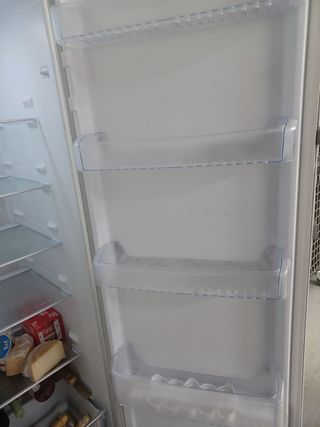 Nevera saivod practicamente nueva