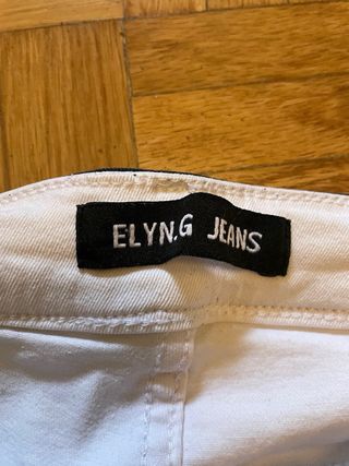 PANTALON VAQUERO BLANCO ROTO