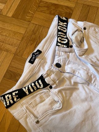 PANTALON VAQUERO BLANCO ROTO