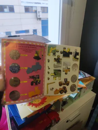 Libro de Maquinaria para los peques como nuevo