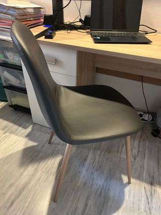 Escritorio completo: mesa, silla y flexo