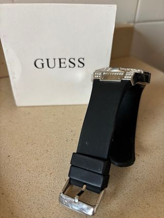 Reloj Guess Hombre Negro y Plateado