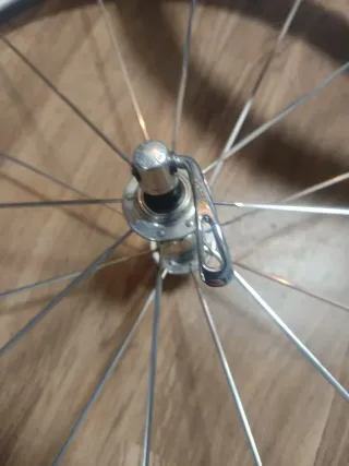 Ruedas Campagnolo Shamal con sus cierres