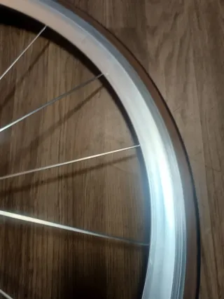 Ruedas Campagnolo Shamal con sus cierres