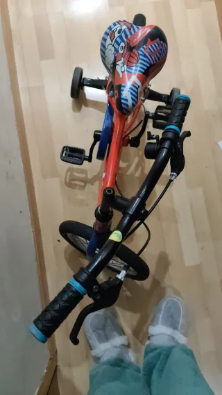 Bicicleta infantil 14 roja y azul