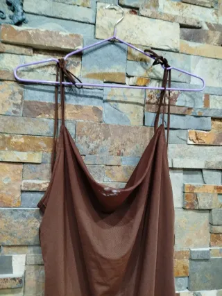 Vestido de fiesta marrón,c/forro,tirante lazo