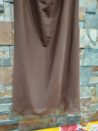 Vestido de fiesta marrón,c/forro,tirante lazo