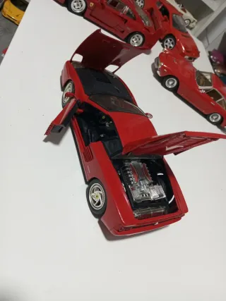 Ferrari F512M Testarossa 1/18 Hot Wheels