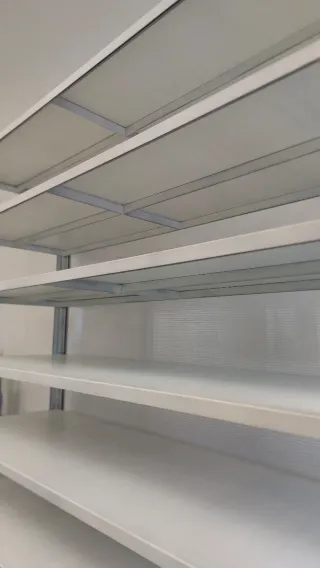 Scaffale metallo e plexiglass bianco