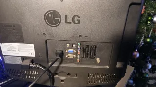 Televisor LG negro buen estado