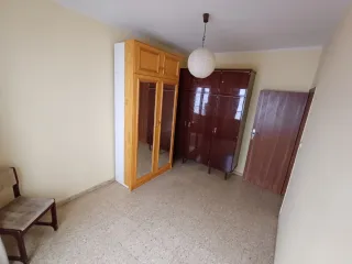 Piso C/ Viena (super céntrico)