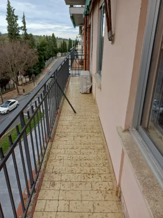 Piso C/ Viena (super céntrico)